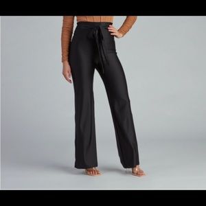 High-rise waist,Tie-front wide leg pants- Small